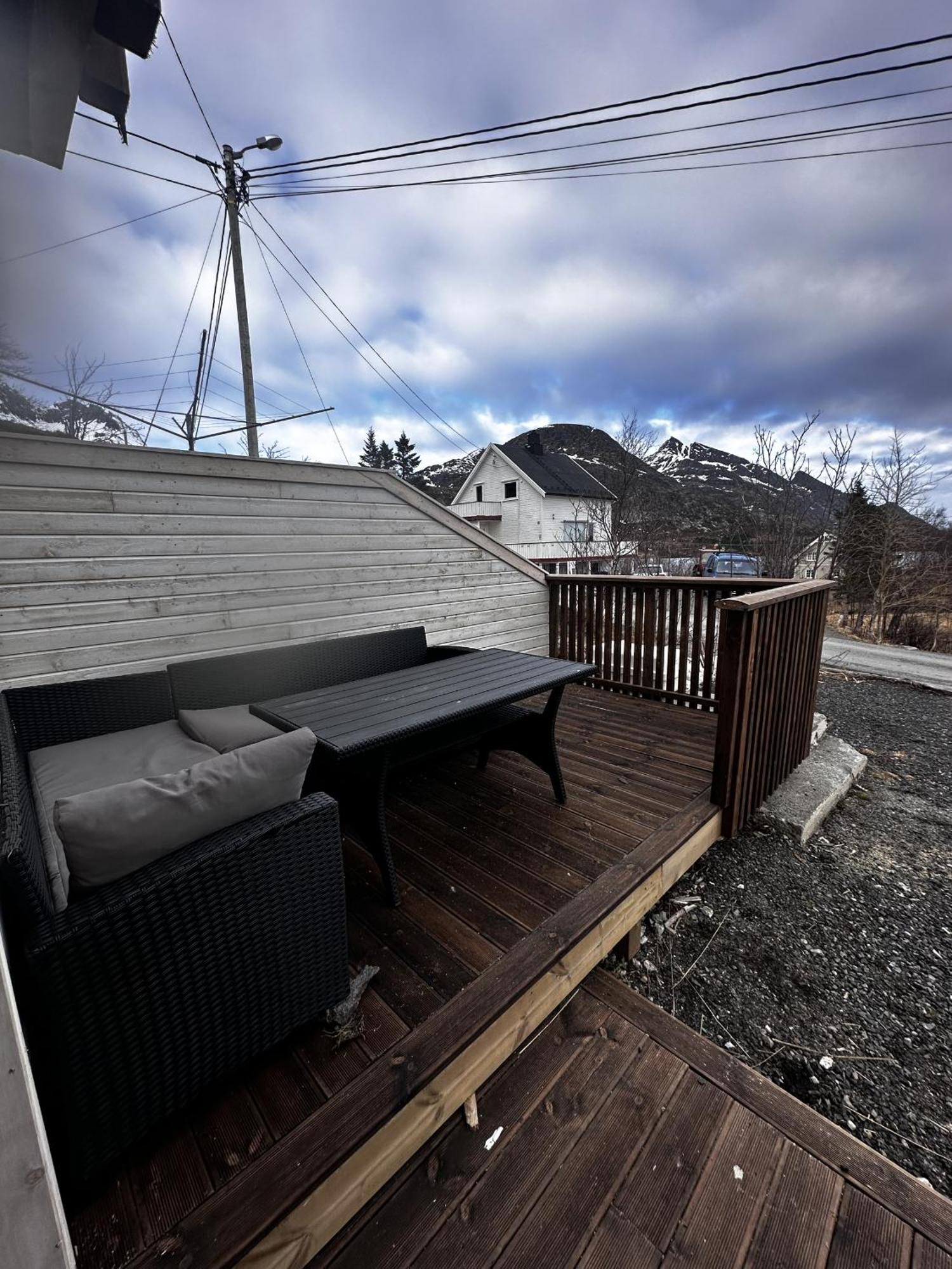 Kb Basement Apartment Sørvågen Dış mekan fotoğraf