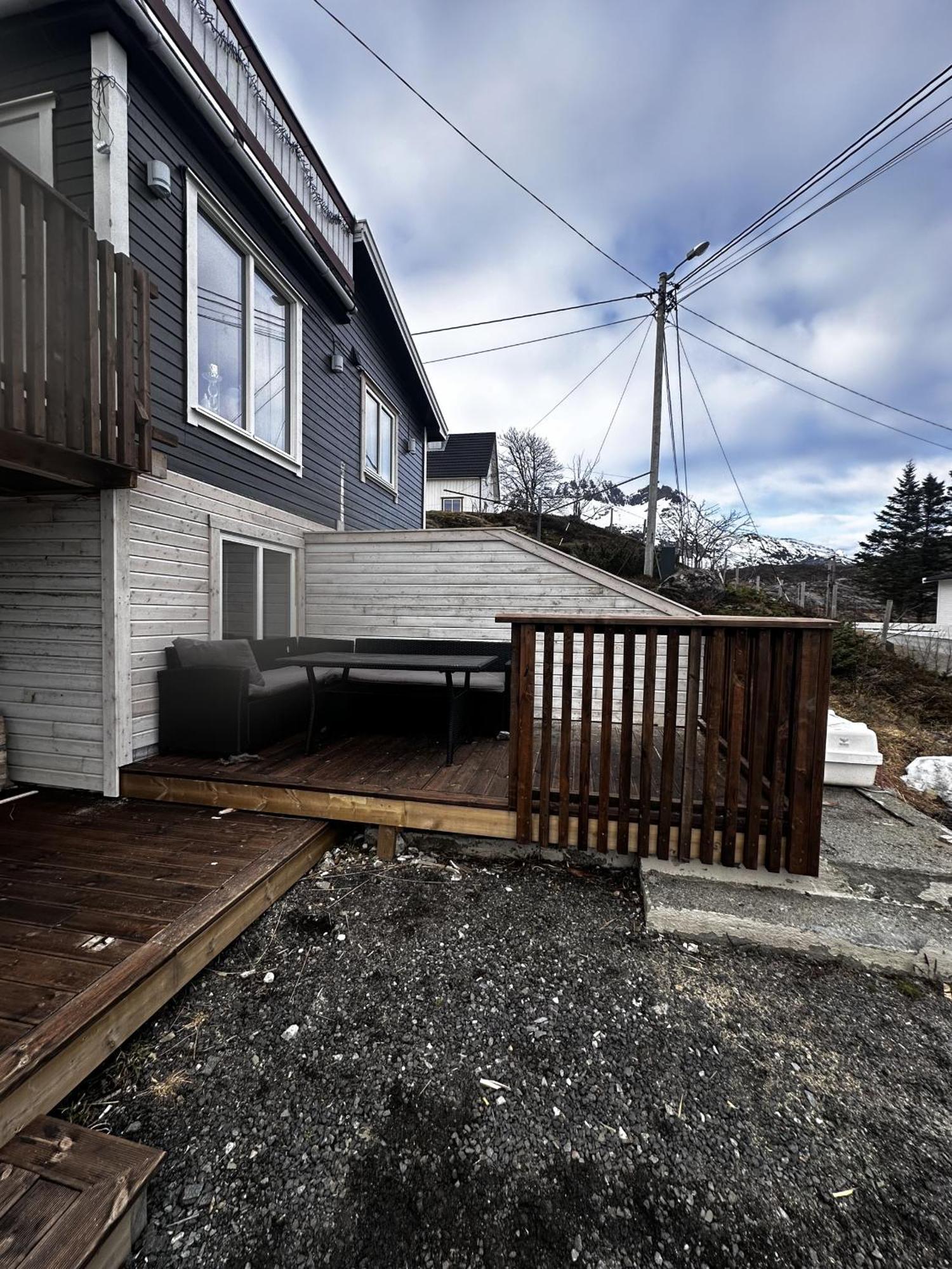 Kb Basement Apartment Sørvågen Dış mekan fotoğraf