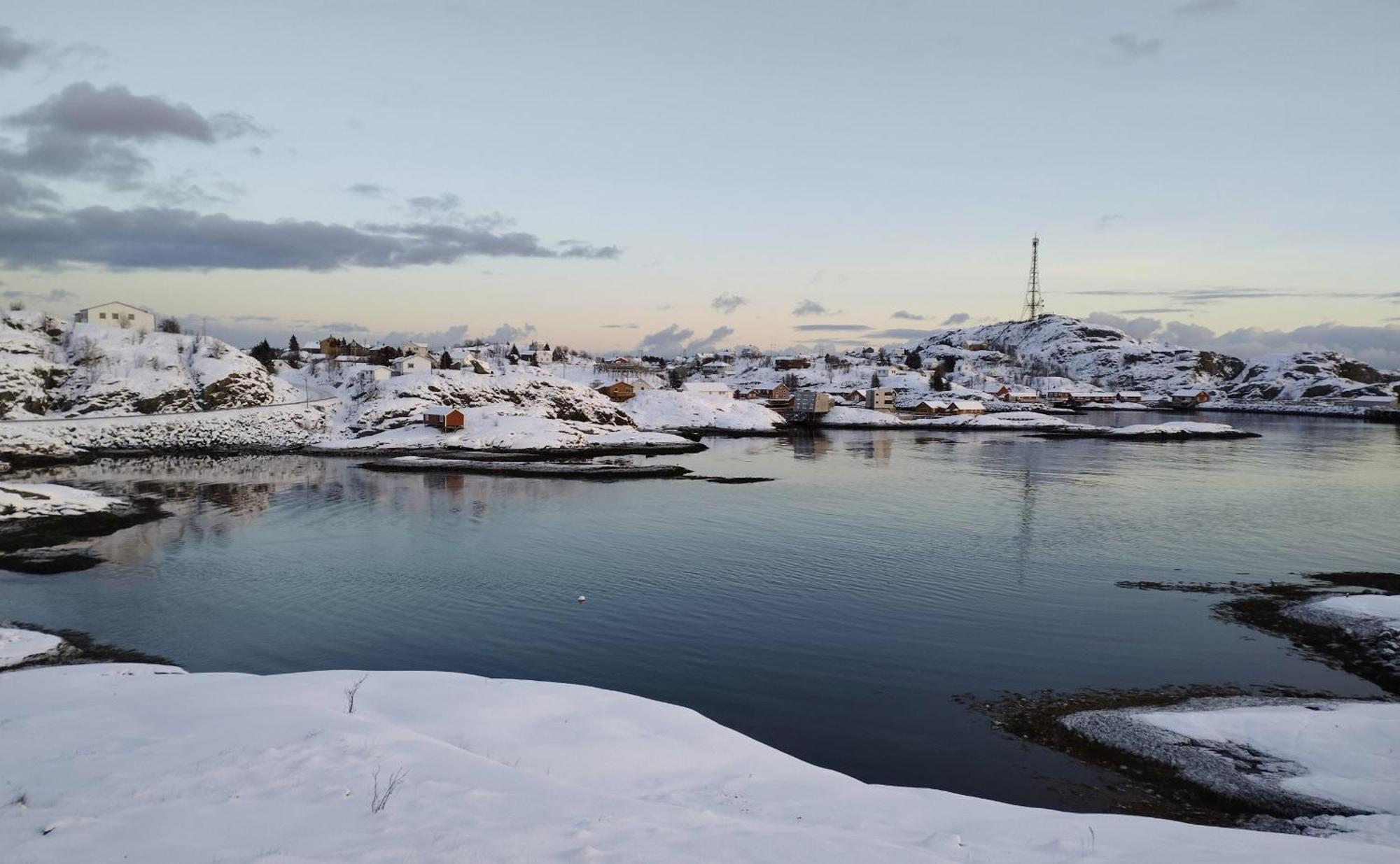 Kb Basement Apartment Sørvågen Dış mekan fotoğraf