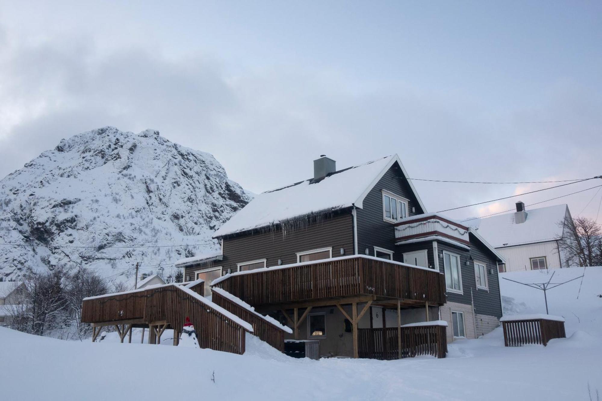 Kb Basement Apartment Sørvågen Dış mekan fotoğraf