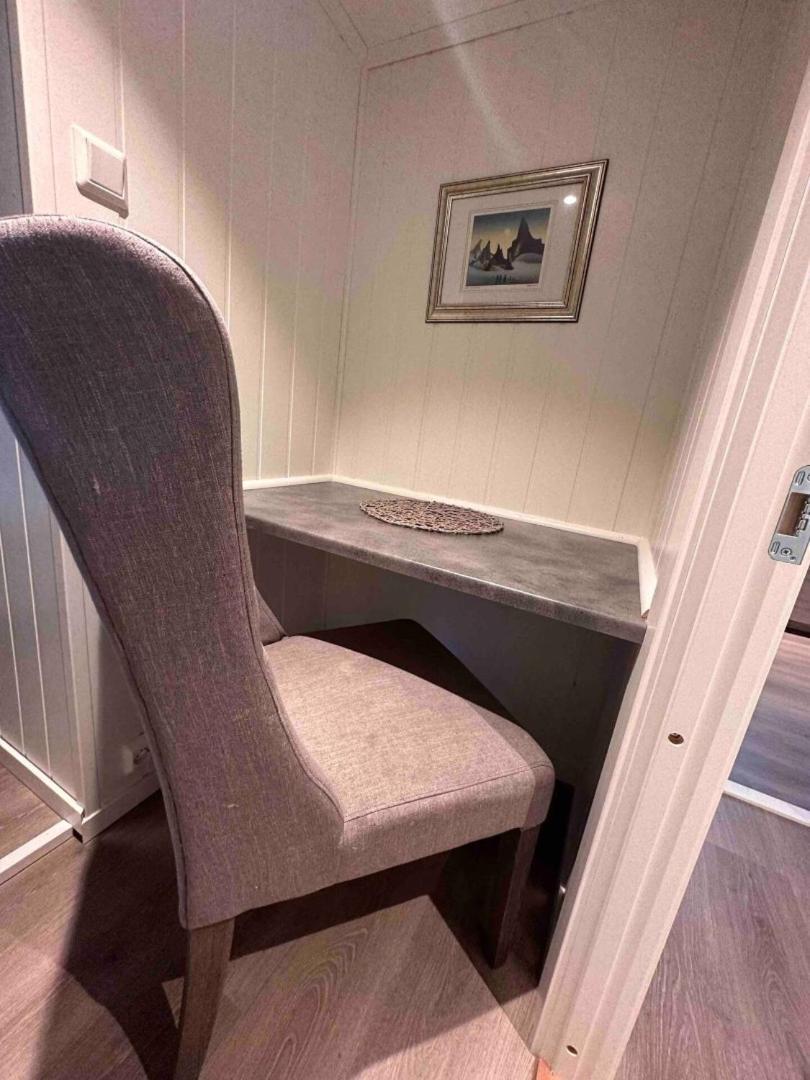 Kb Basement Apartment Sørvågen Dış mekan fotoğraf