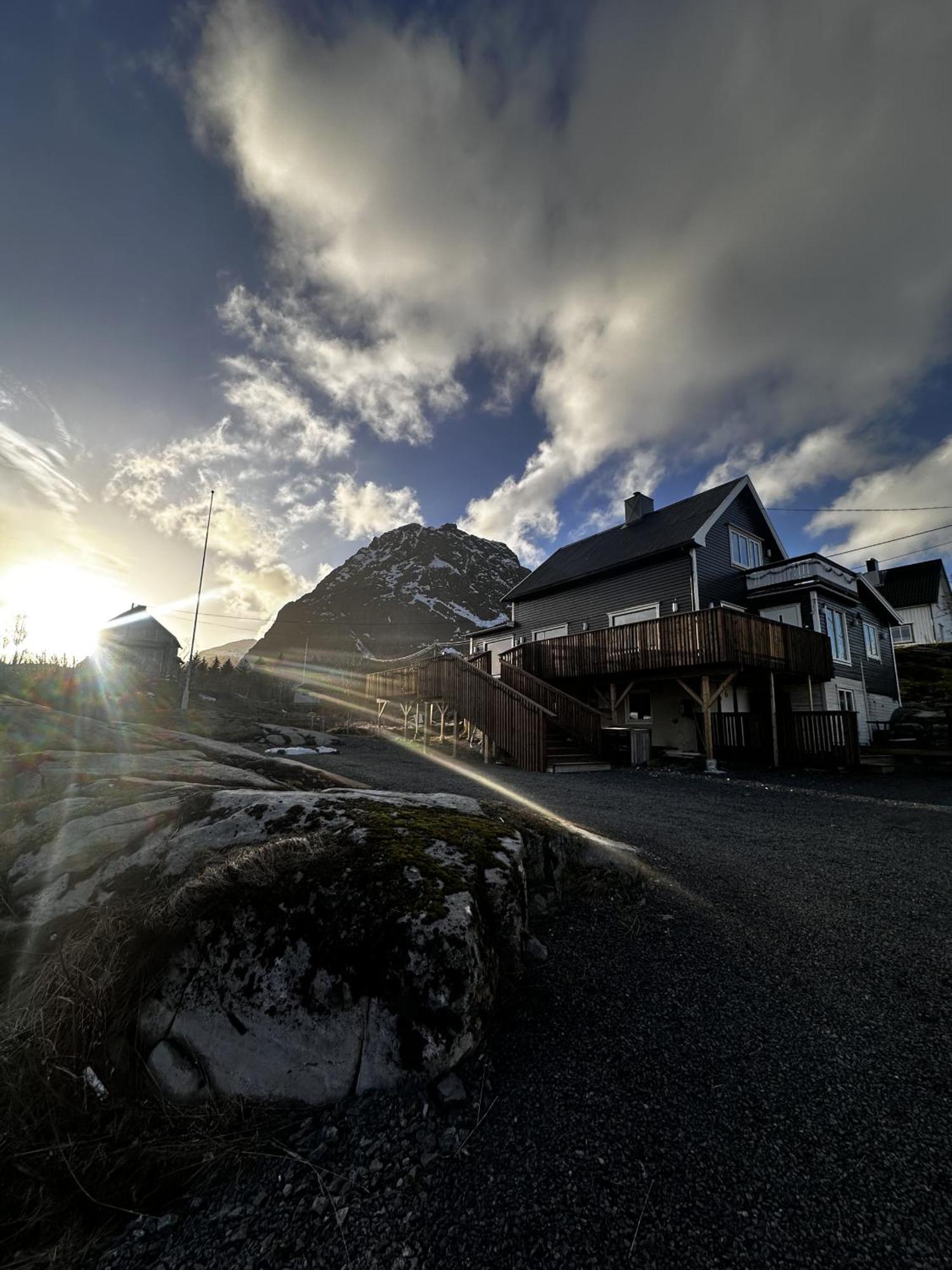 Kb Basement Apartment Sørvågen Dış mekan fotoğraf
